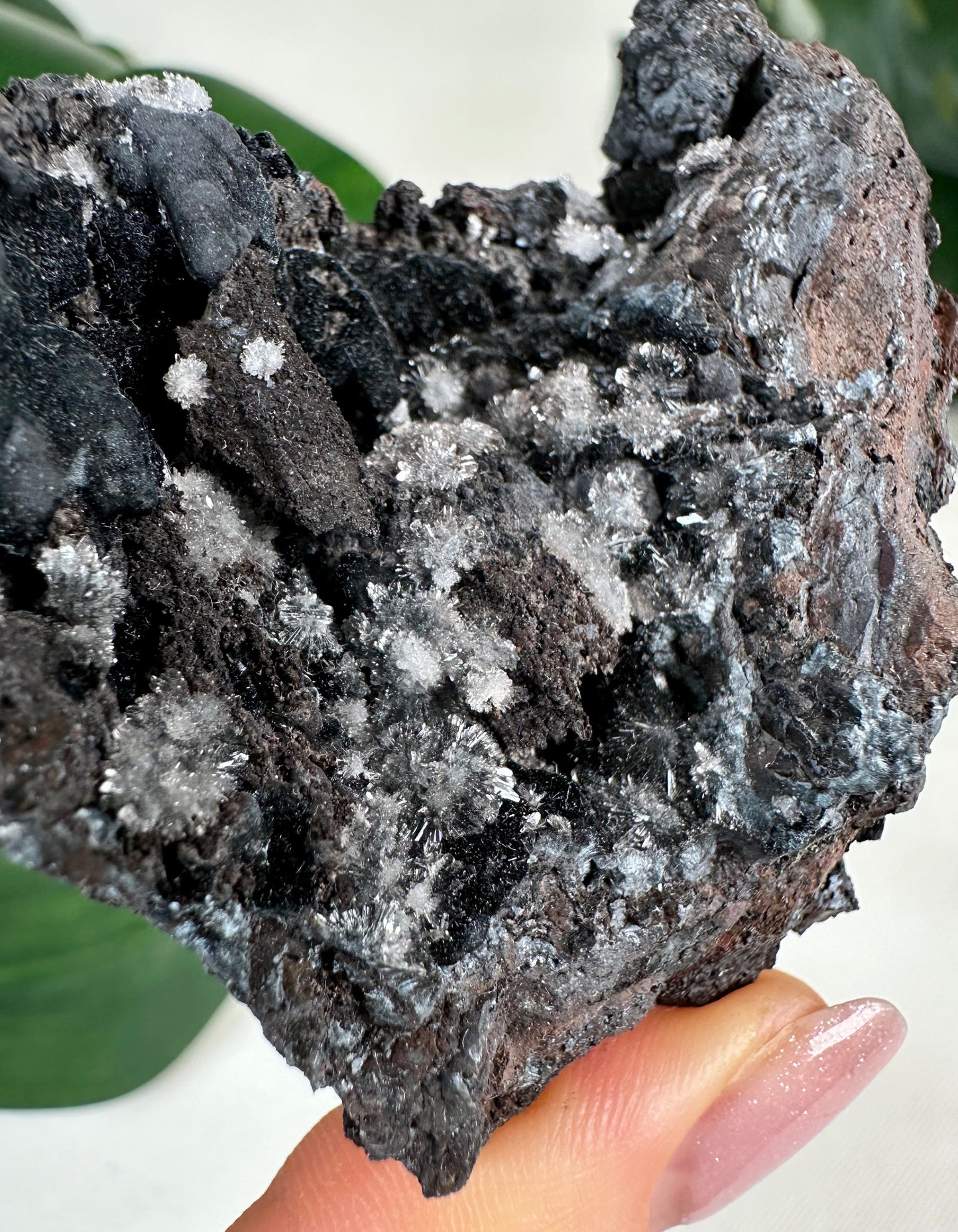 Pyrolusite with Hemimorphite No.65PH