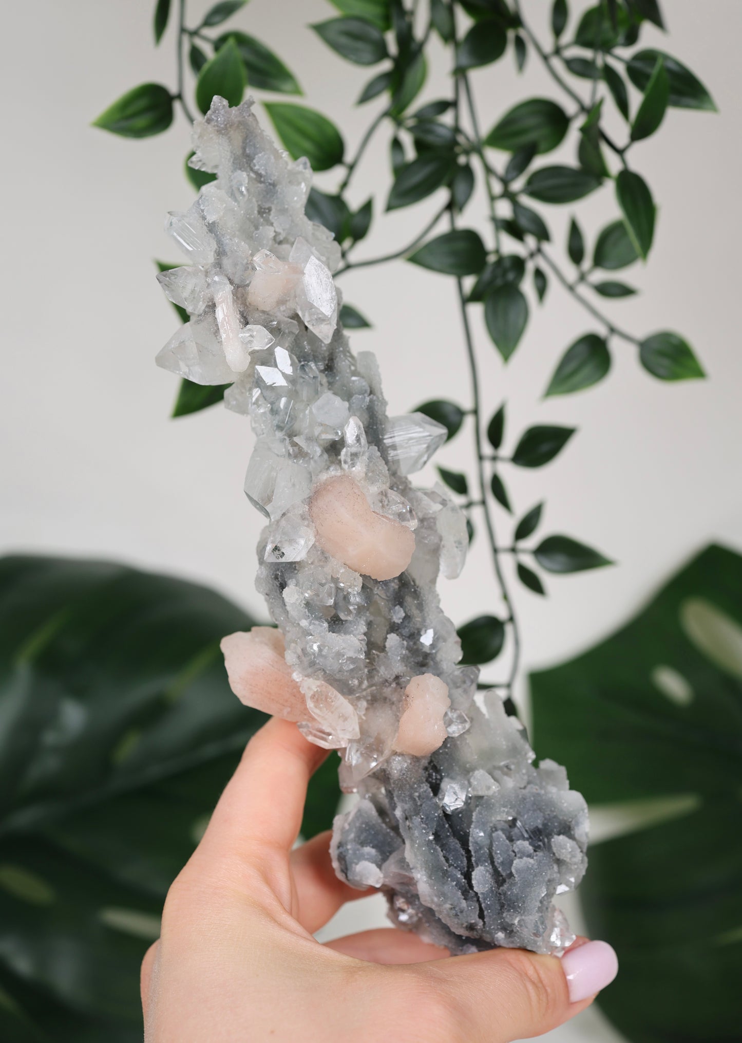Apophyllit x Chalcedon x Stilbit Stalaktit Nr.229AP