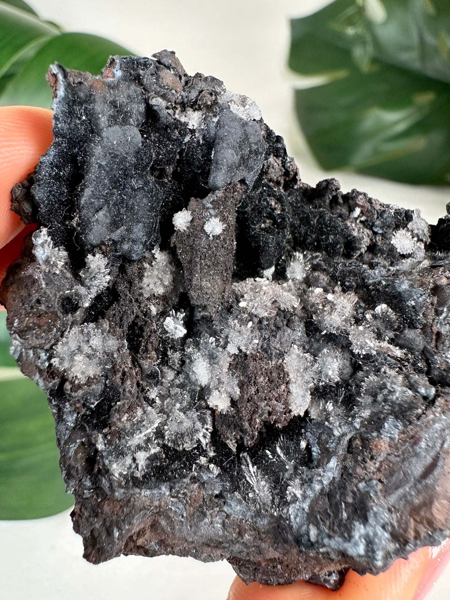 Pyrolusite with Hemimorphite No.65PH