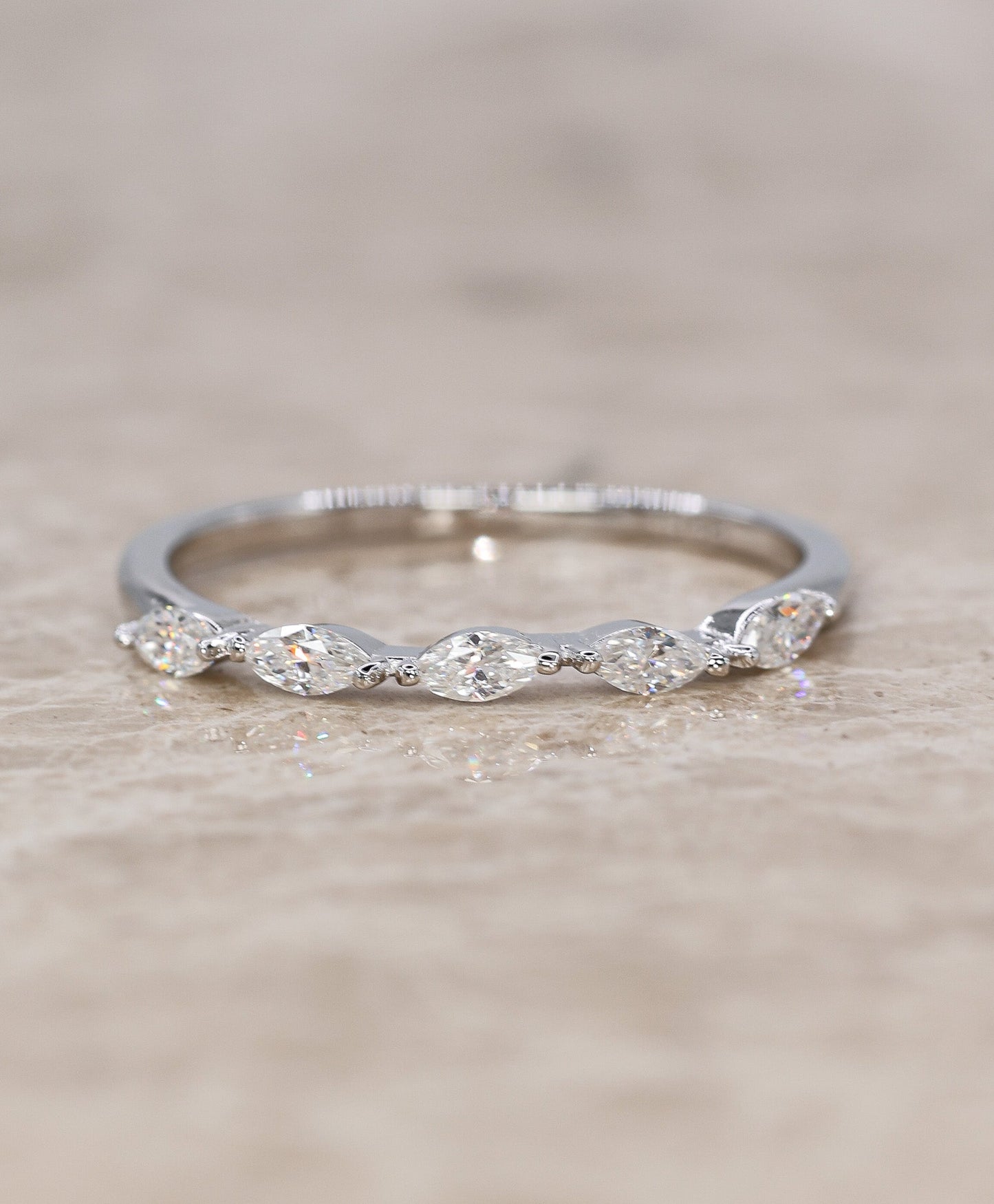 Avenya Ring