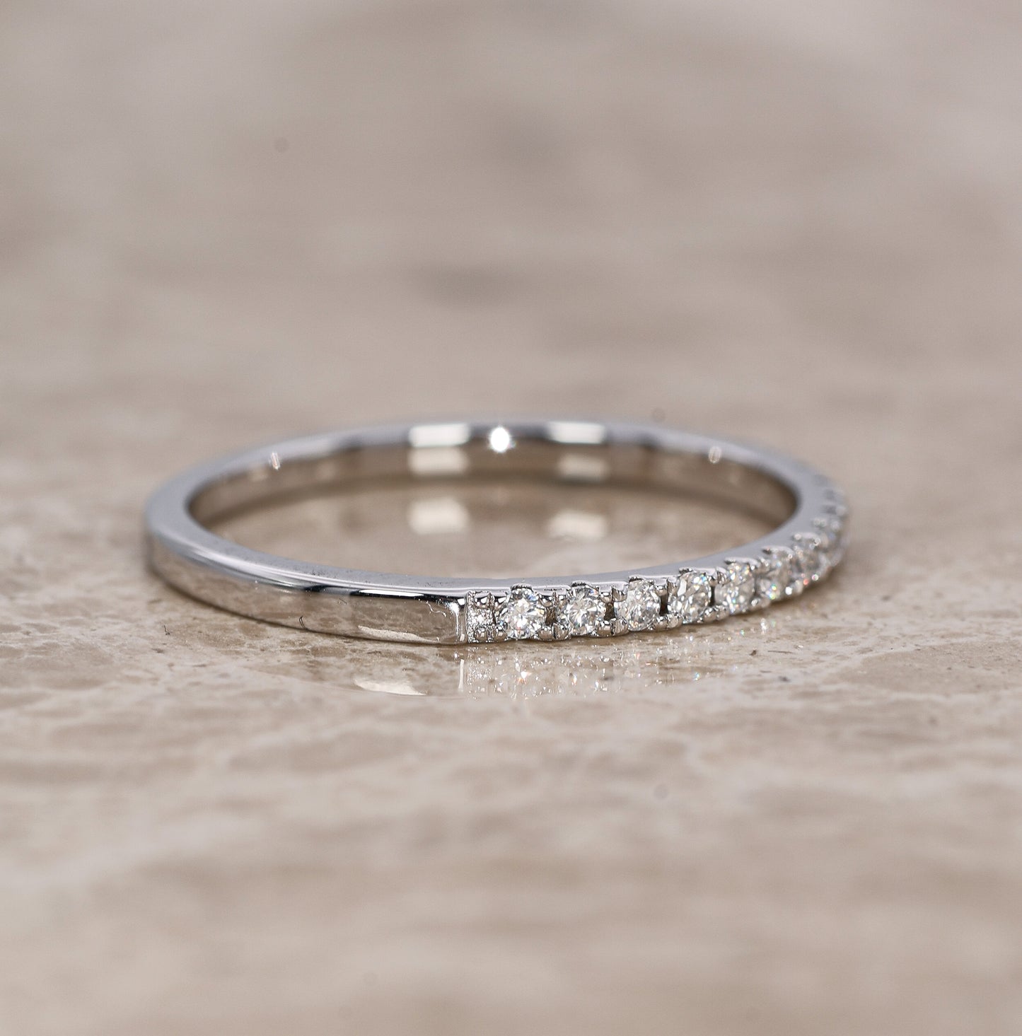 Avelis Moissanite Ring