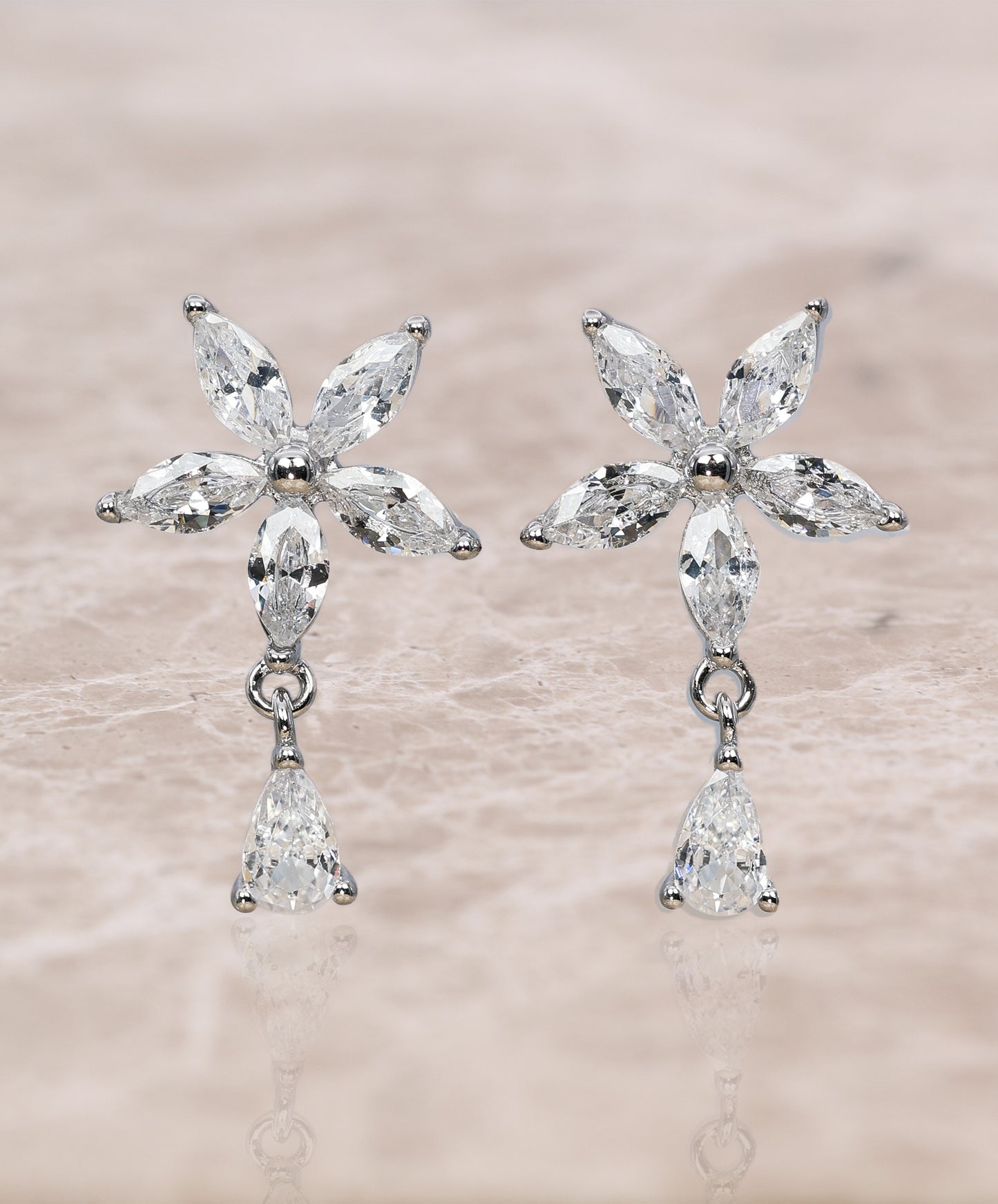 Pendientes Laria