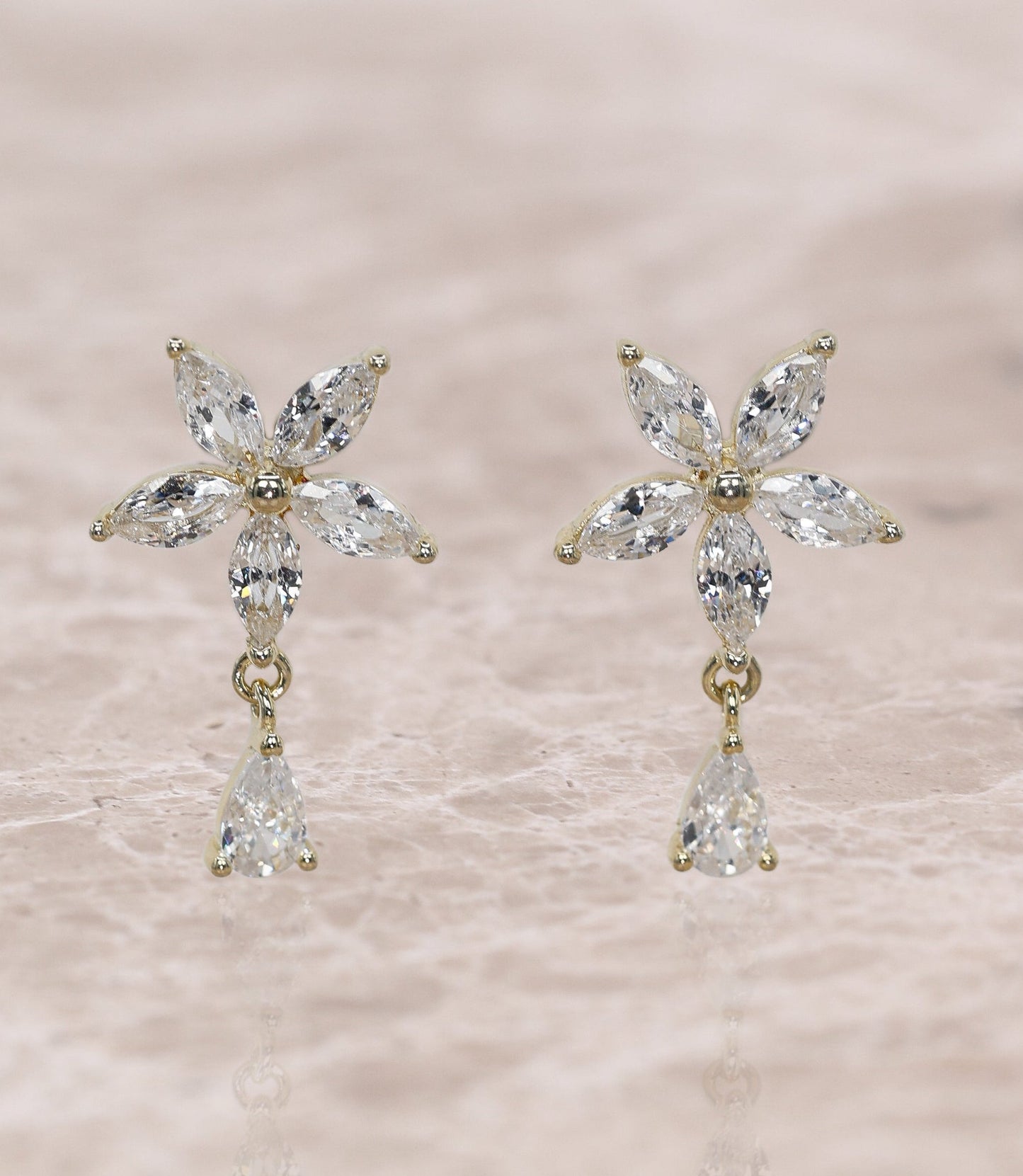 Pendientes Laria